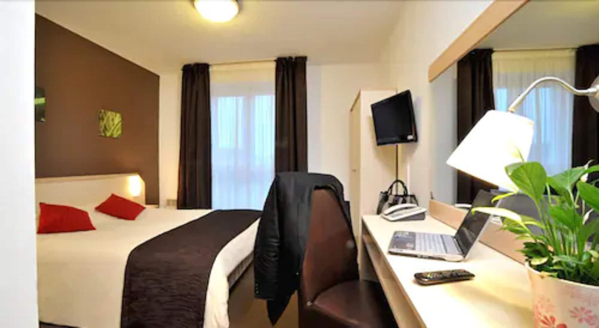 Brit Hotel Cherbourg Exterior foto