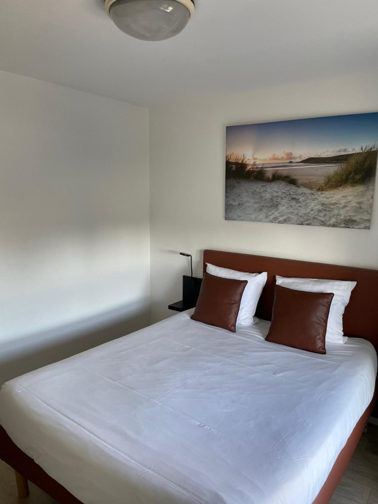 Brit Hotel Cherbourg Exterior foto