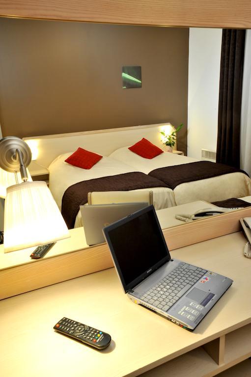 Brit Hotel Cherbourg Cameră foto