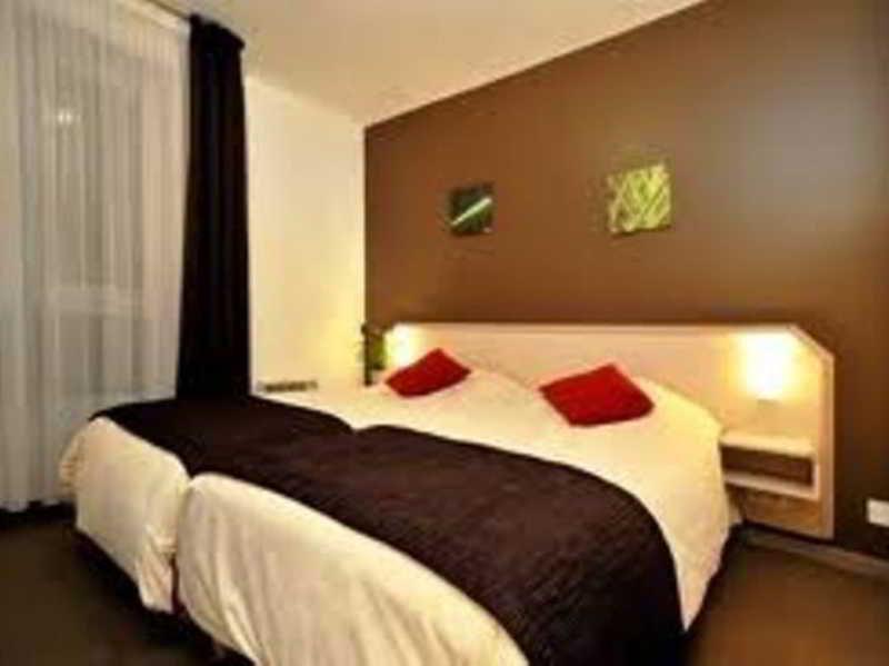 Brit Hotel Cherbourg Exterior foto